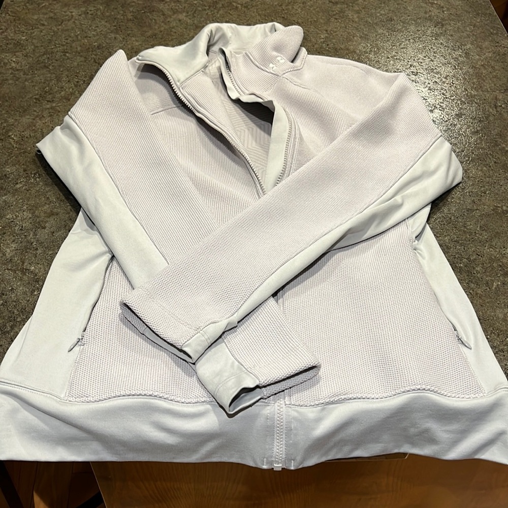 Women’s Under Armour, light weight jacket, Size Large